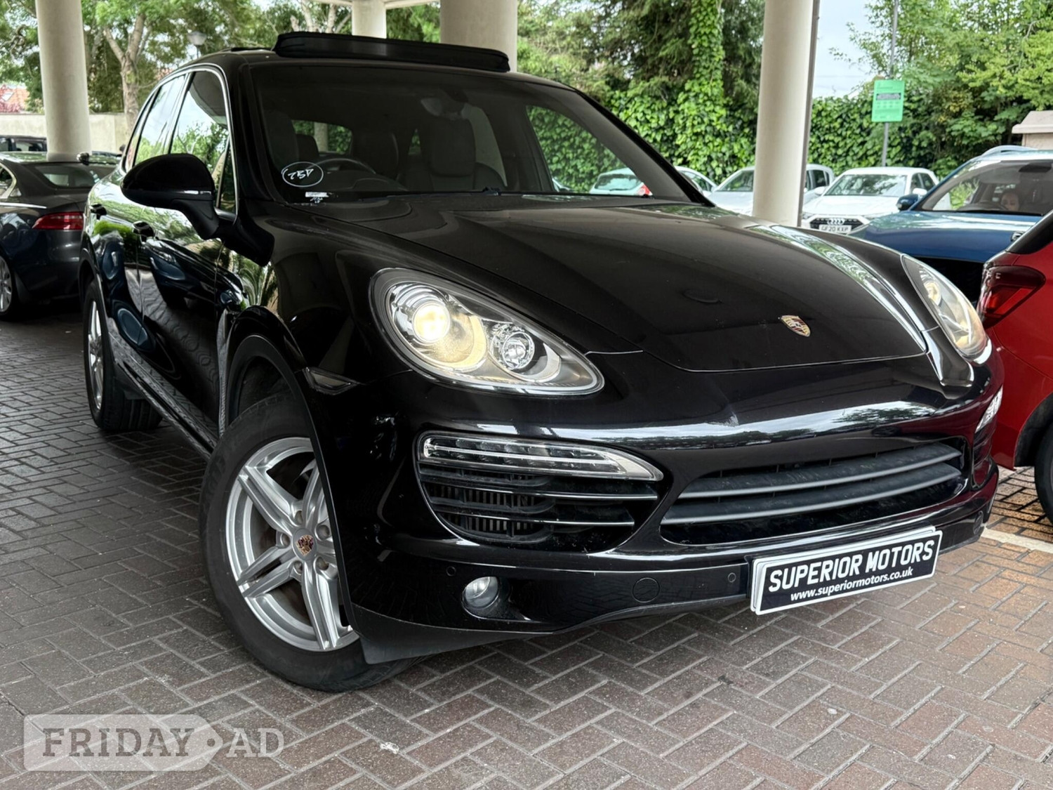 Porsche Cayenne 2013 in Staines