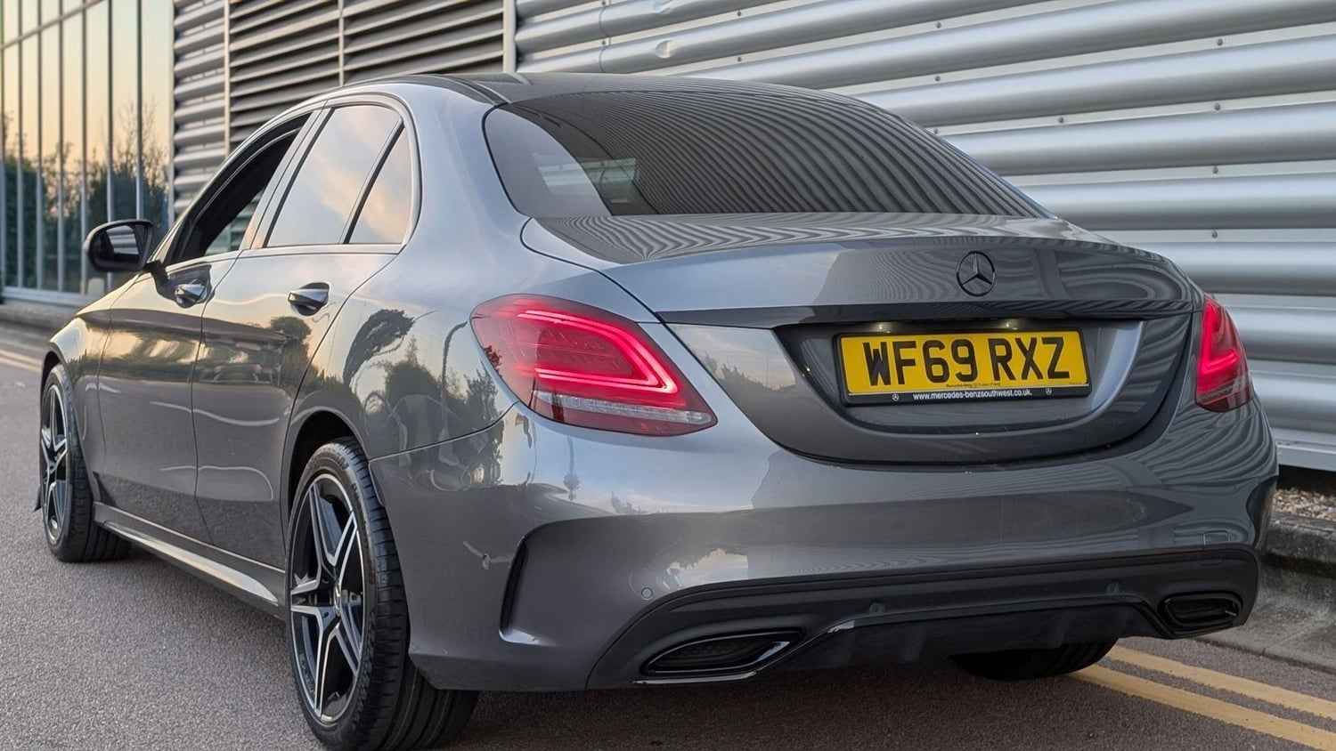 [ berth ]Mercedes-Benz C Class