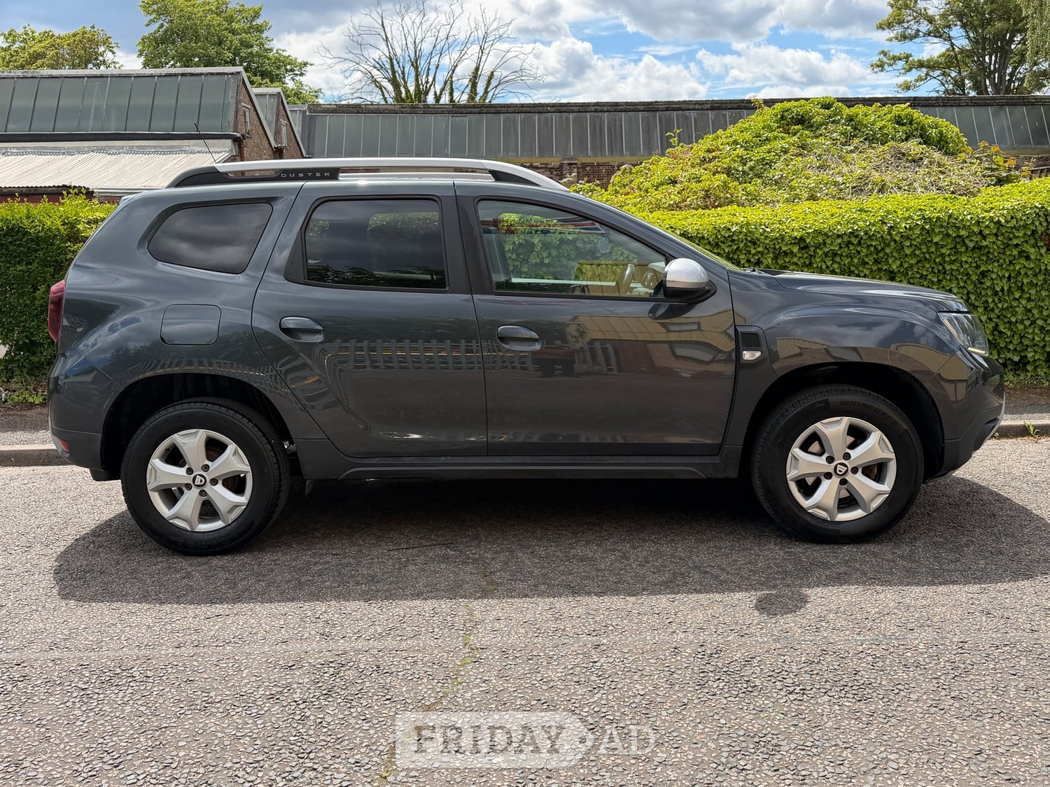 [ berth ]Dacia Duster
