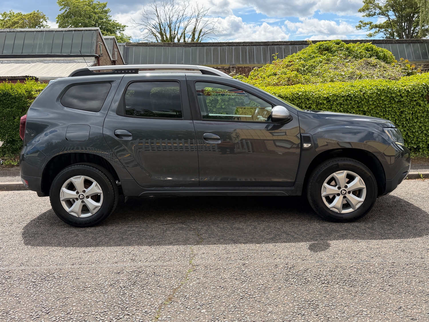 [ berth ]Dacia Duster