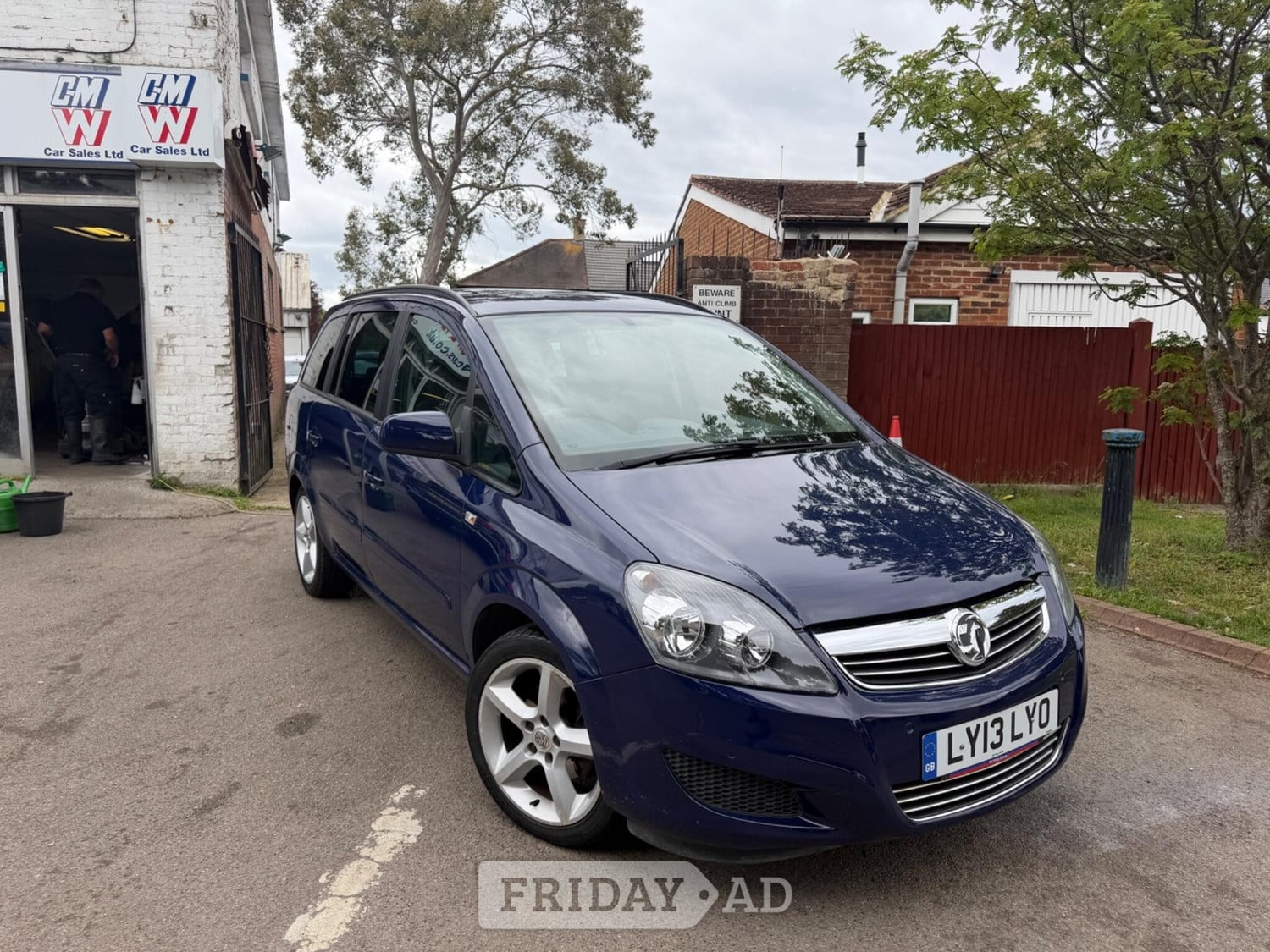 Vauxhall Zafira 2013 in Sutton