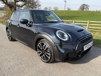 Mini Hatch 2023