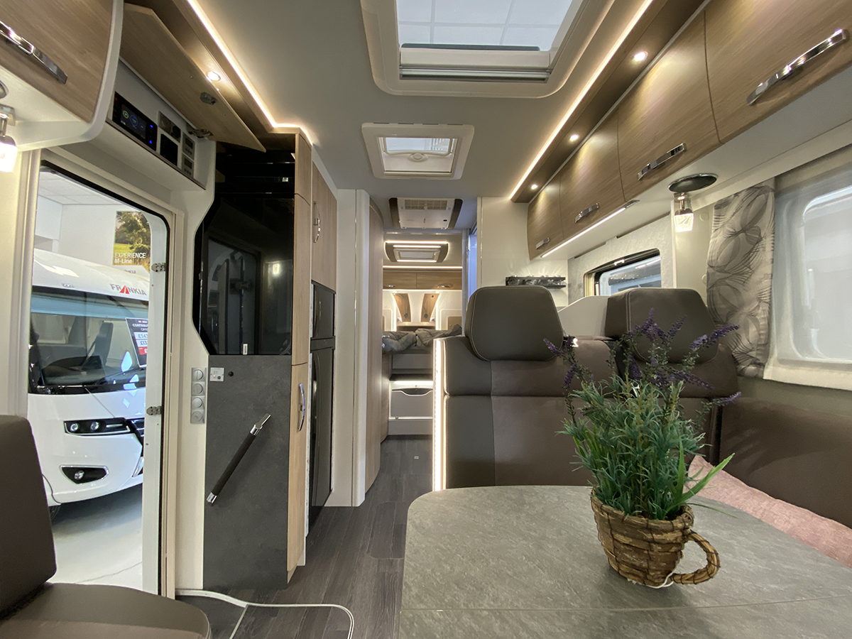 Frankia Platin Pure I 7400 GD Newark
