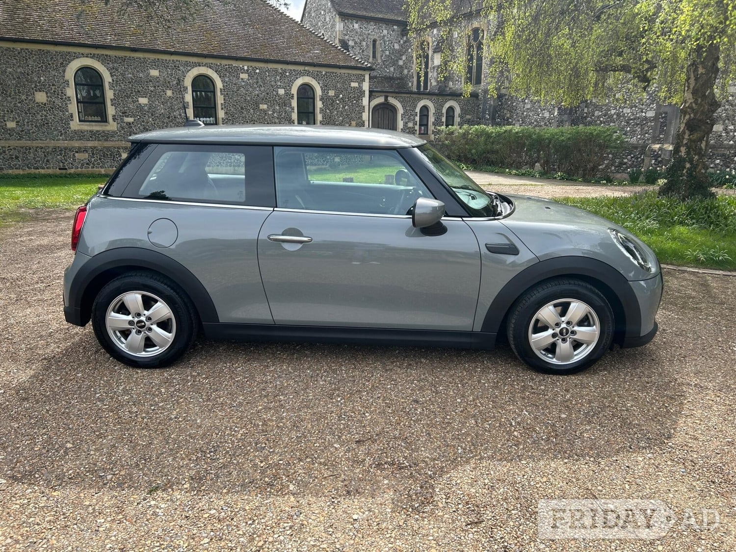 Mini Hatch 2022 in Caterham