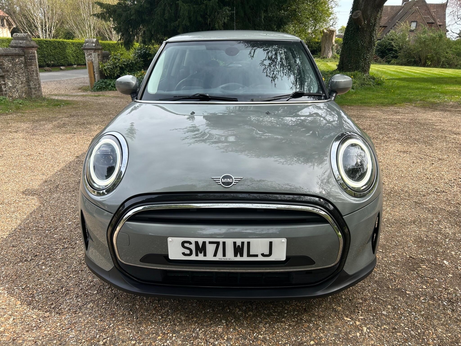 Mini Hatch 2022 - Cars in Caterham