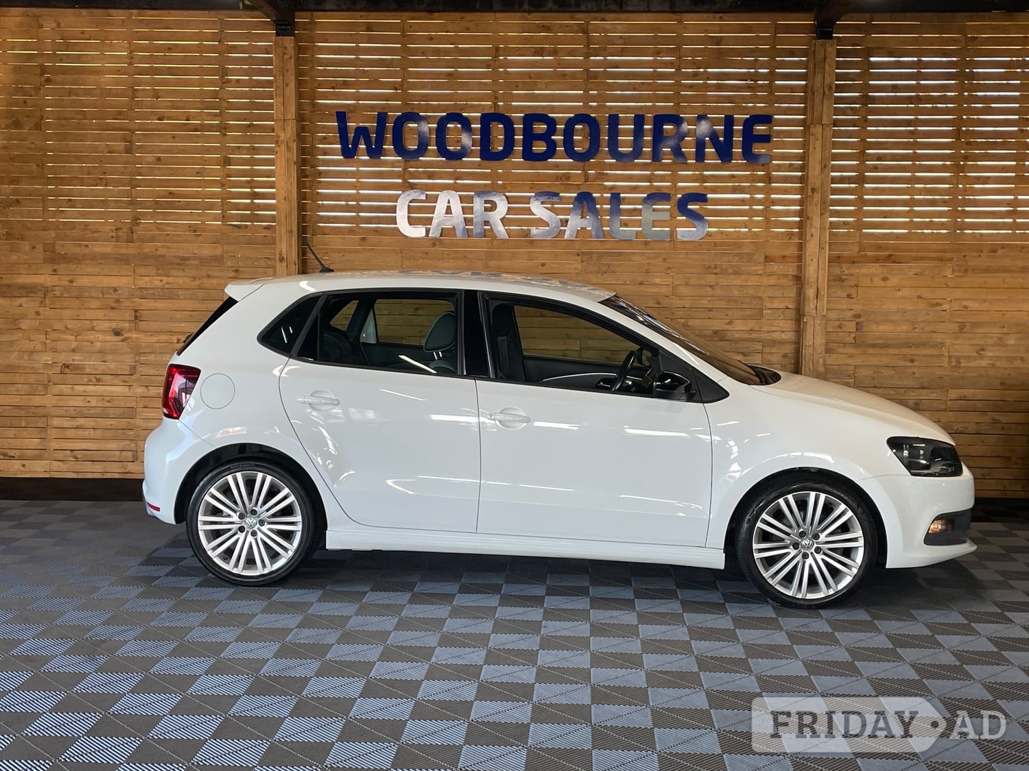 Volkswagen Polo 2016 - Cars