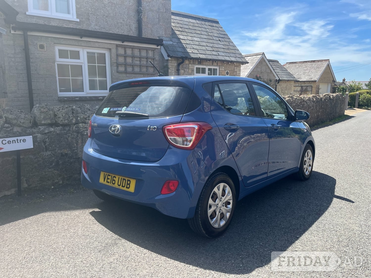 Hyundai i10 2016 - Cars in Newport