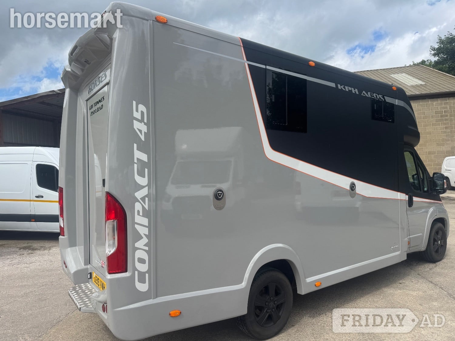 [ berth ]Kevin Parker Aeos Compact 45