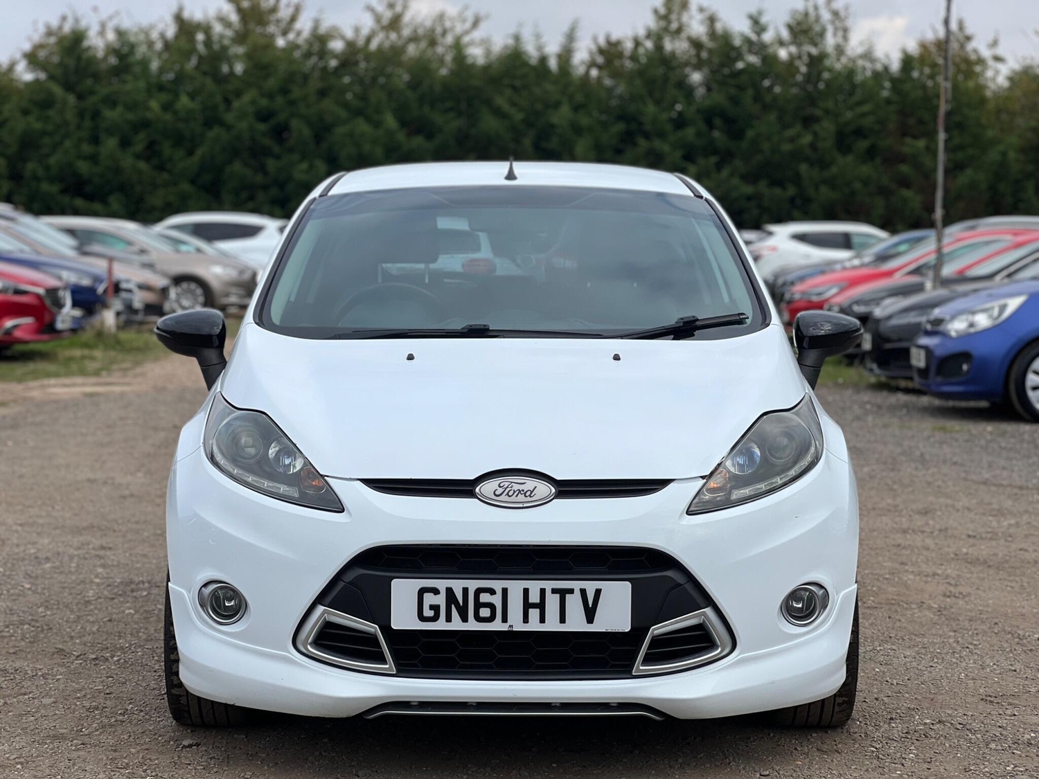 [ berth ]Ford Fiesta