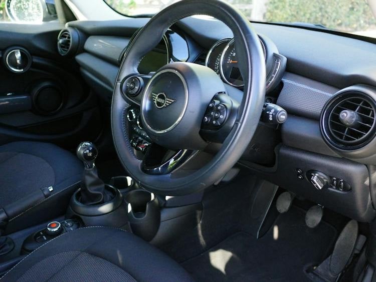 Mini Hatch 2020 - Cars