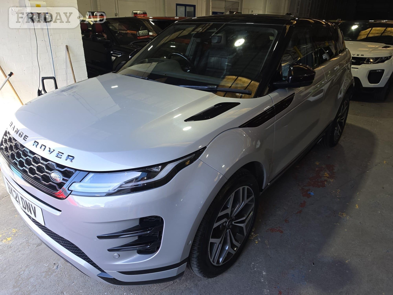 [ berth ]Land Rover Range Rover Evoque