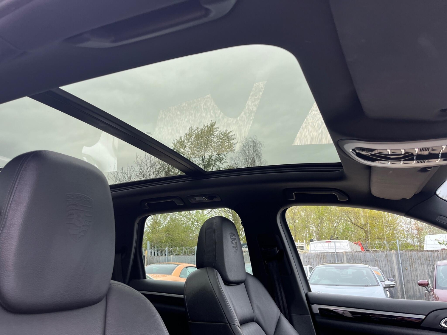 Porsche Cayenne 2014 - Cars