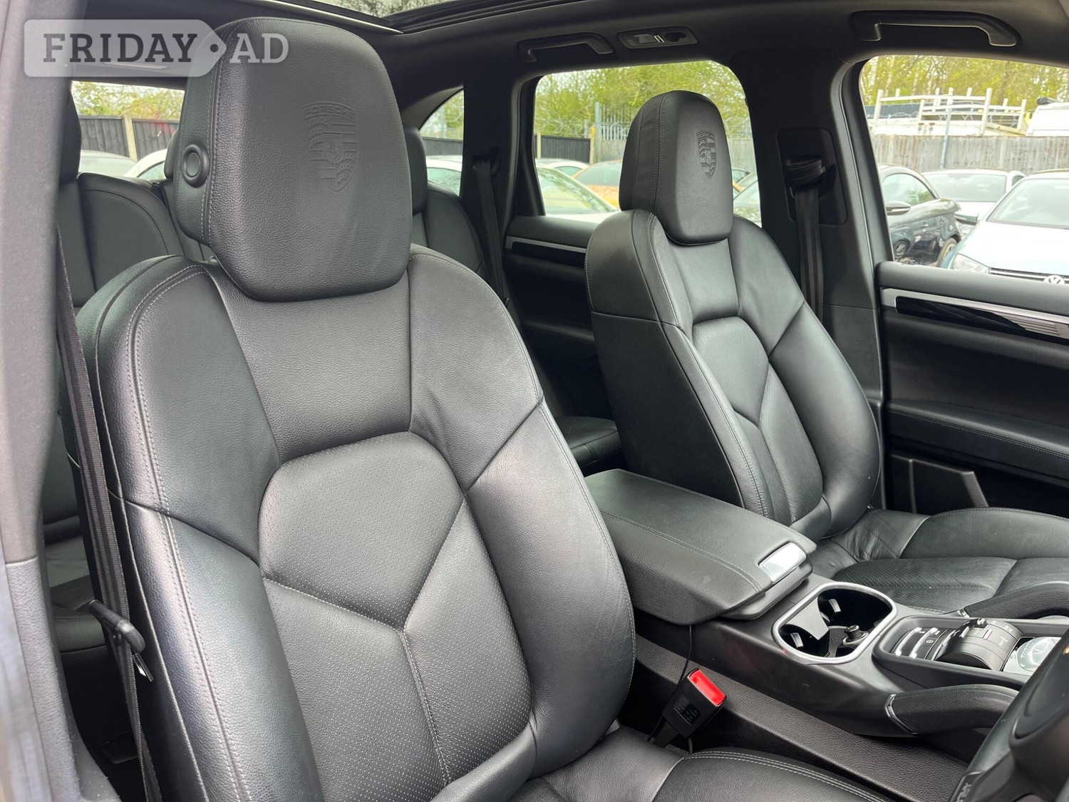 [ berth ]Porsche Cayenne