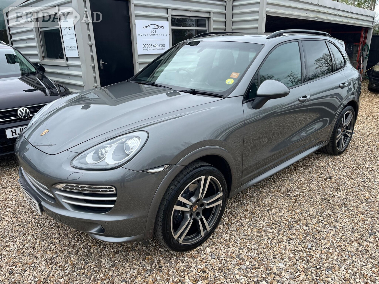 Porsche Cayenne 2014 in Farnham