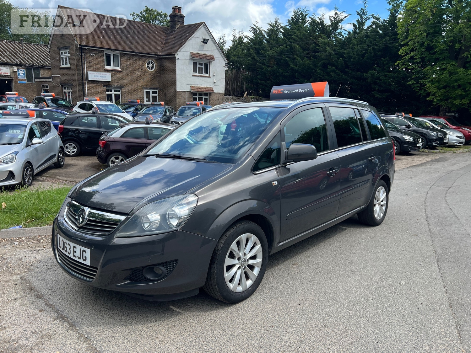 Vauxhall Zafira 2014 in Horley