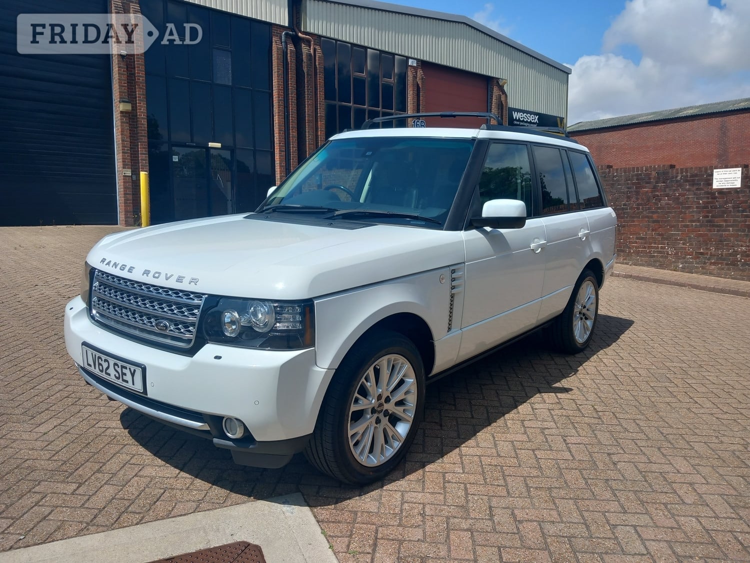[ berth ]Land Rover Range Rover