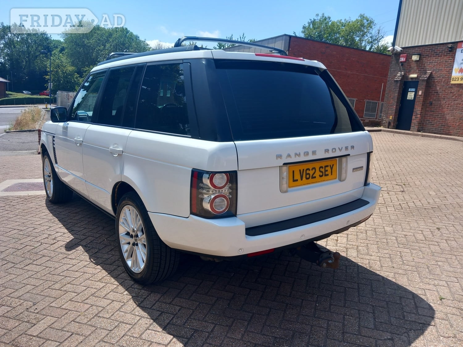 Land Rover Range Rover 2012 - Cars