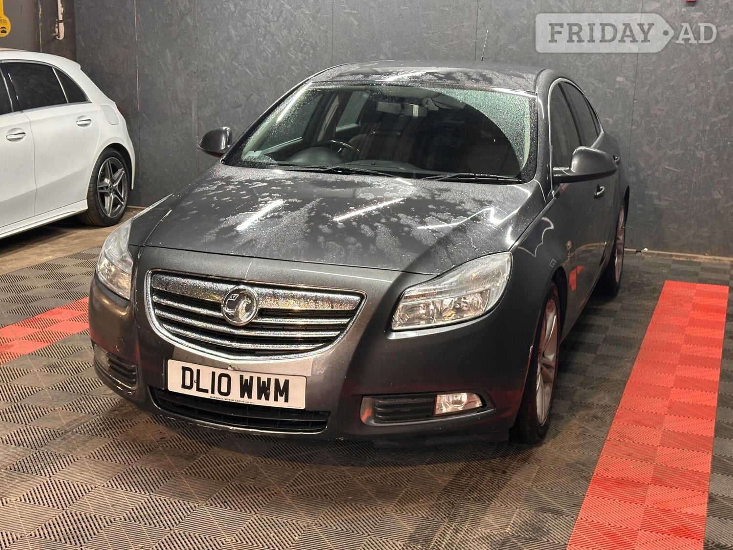 Vauxhall Insignia 2010 - Cars in Halifax