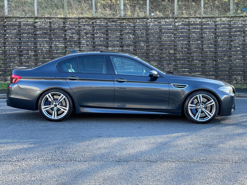 BMW M5 2015 - Cars