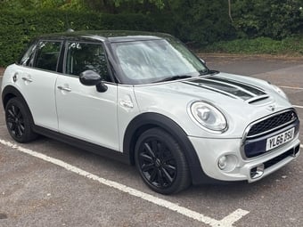 Mini Hatch 2016