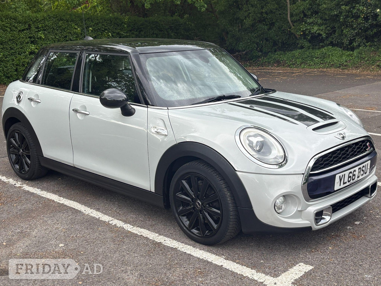 Mini Hatch 2016 in East Molesey