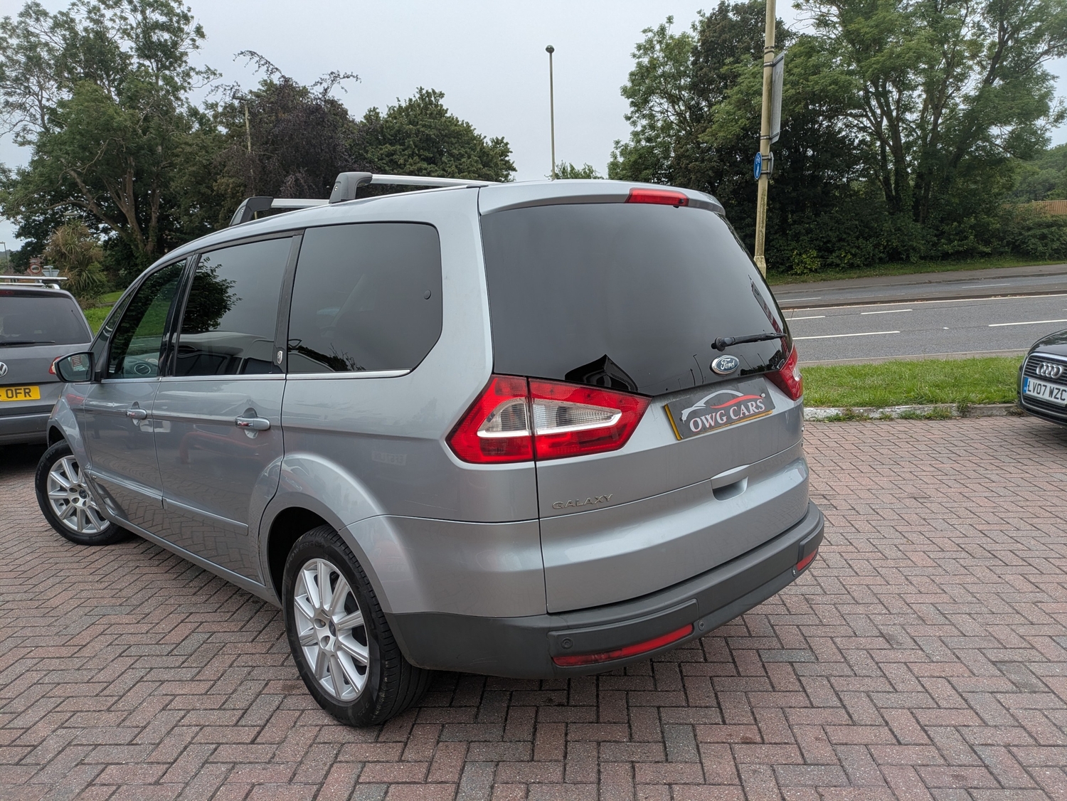 Ford Galaxy 2009 - Cars