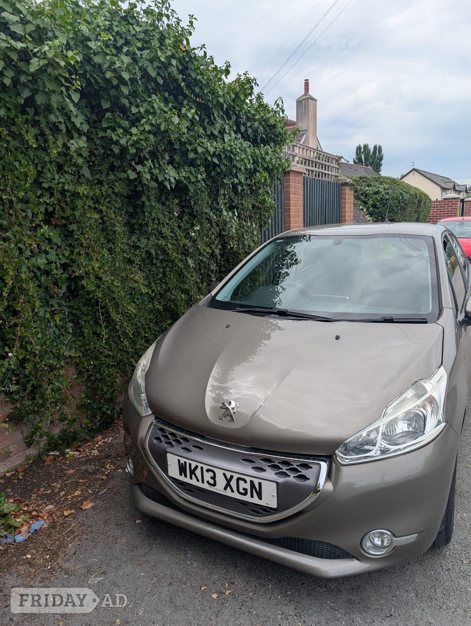 Peugeot 208 2013 in Cardiff