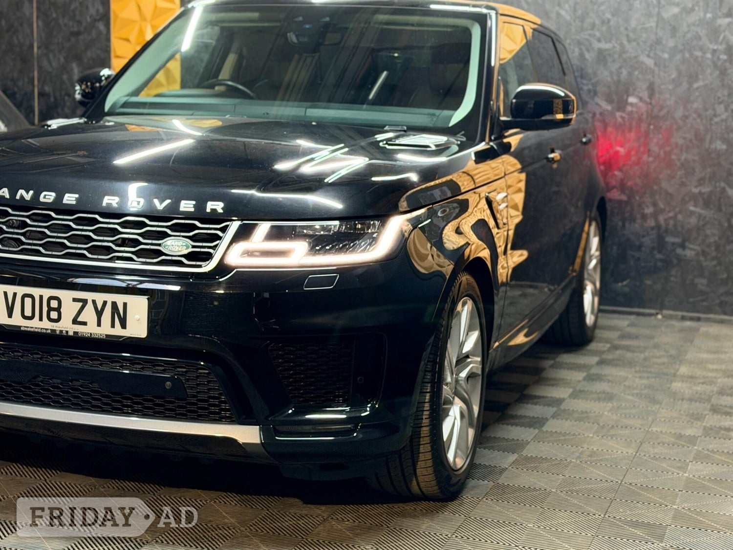 [ berth ]Land Rover Range Rover Sport