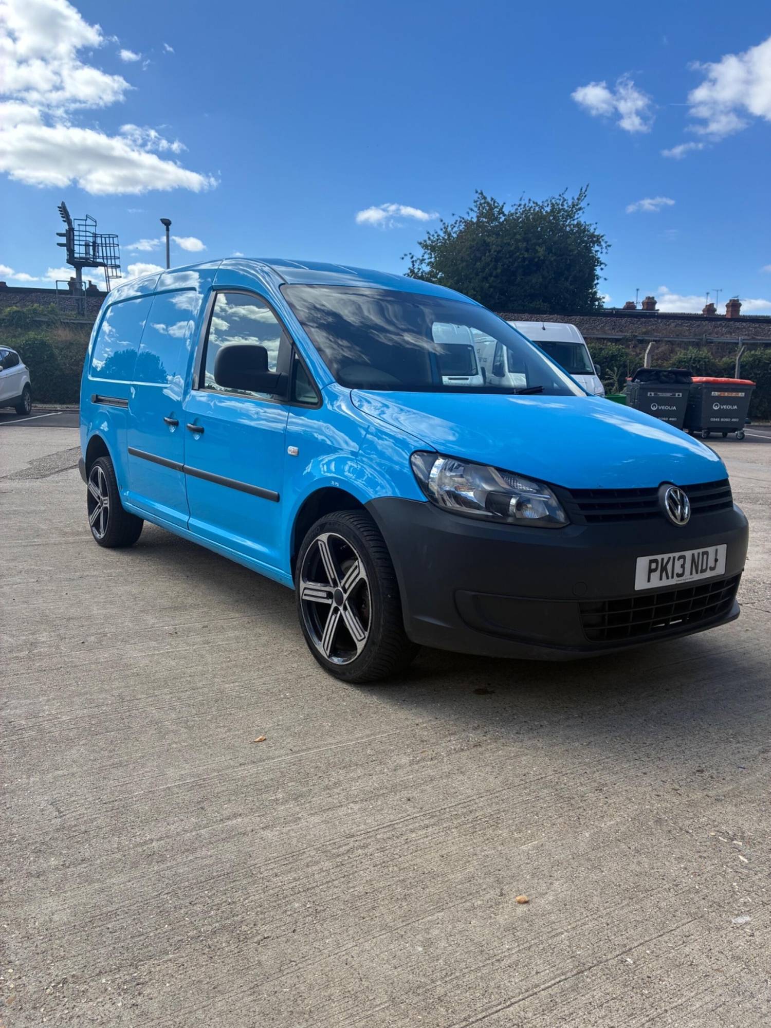 Volkswagen Caddy Maxi 2013 - Vans & Commercial Vehicles