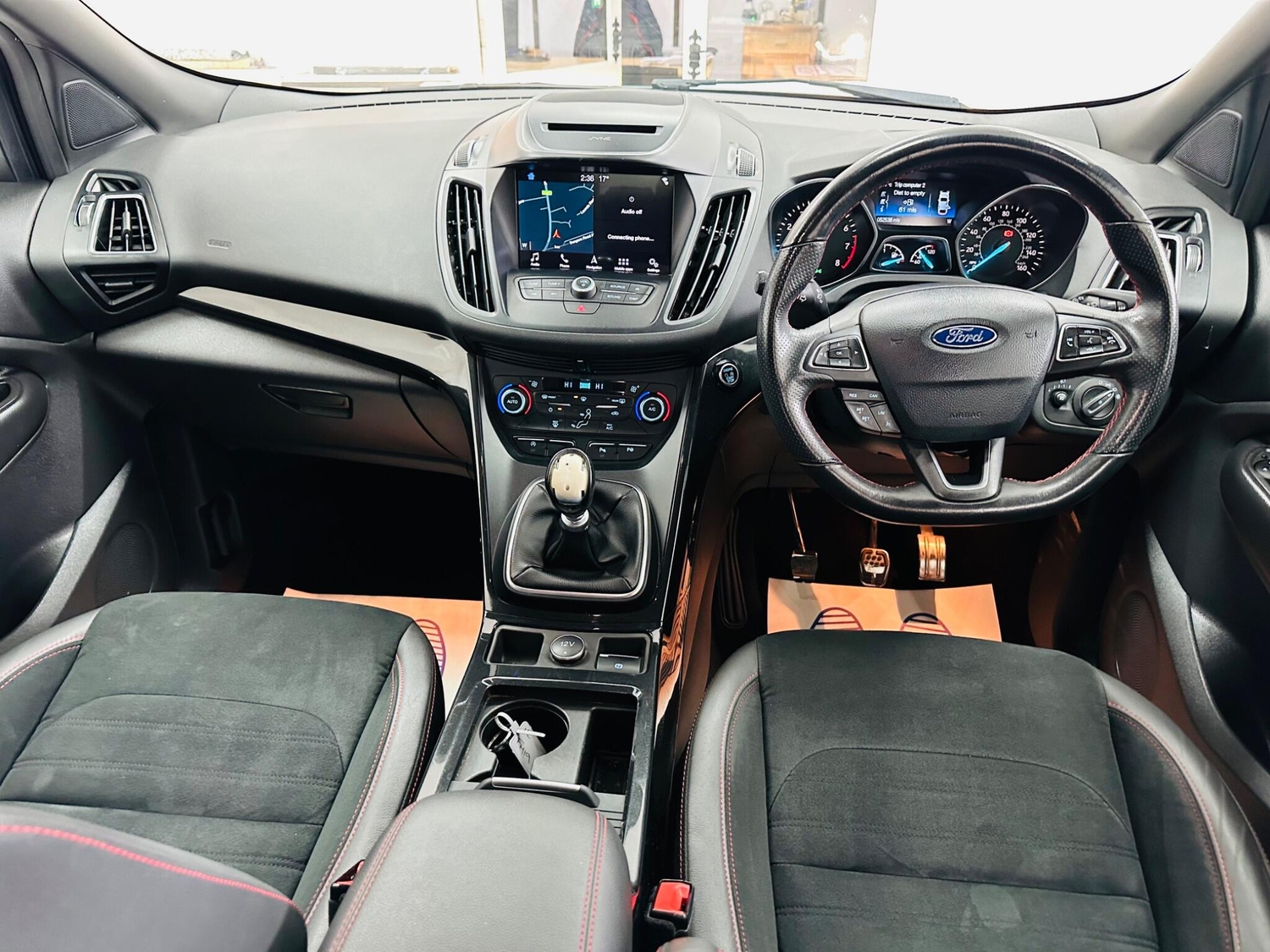[ berth ]Ford Kuga