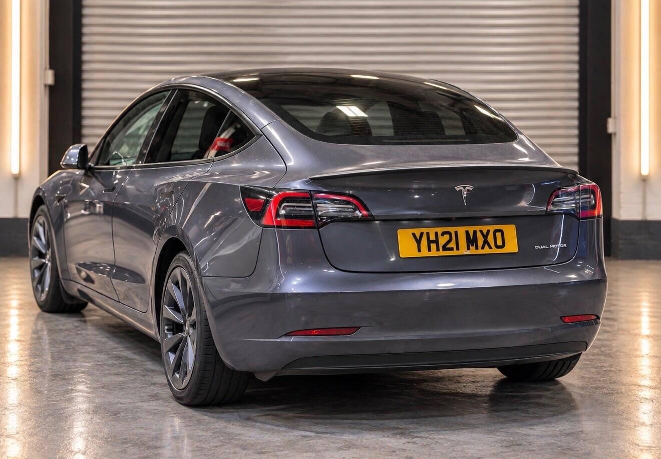 [ berth ]Tesla Model 3