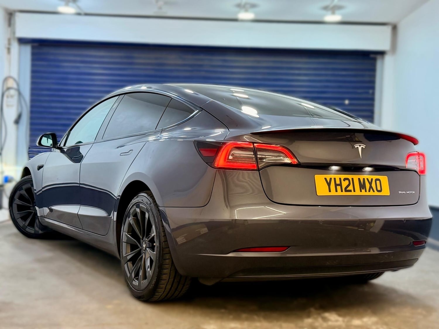[ berth ]Tesla Model 3