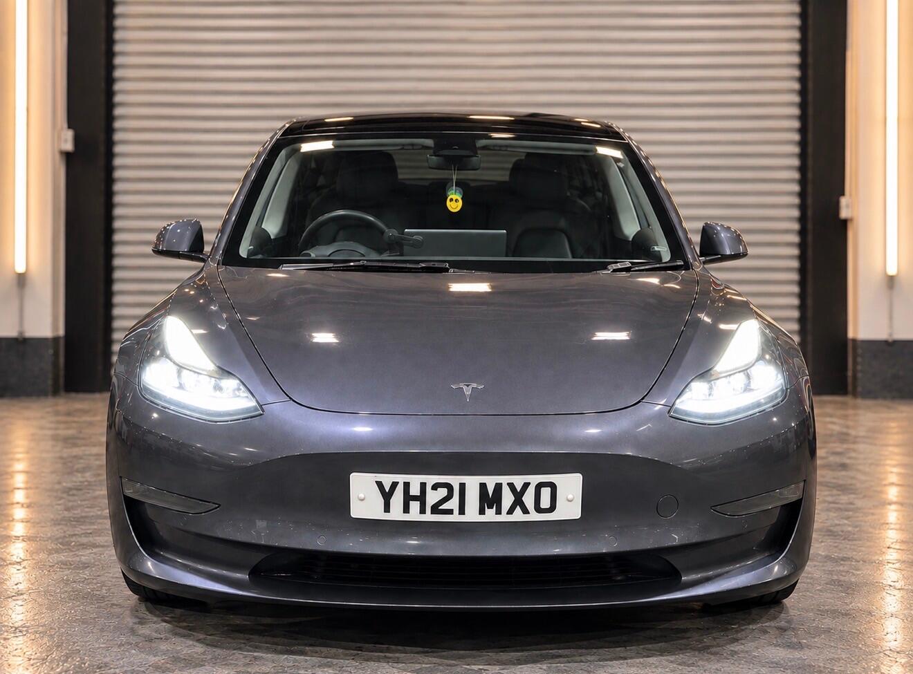 Tesla Model 3 2021 - Cars in Feltham