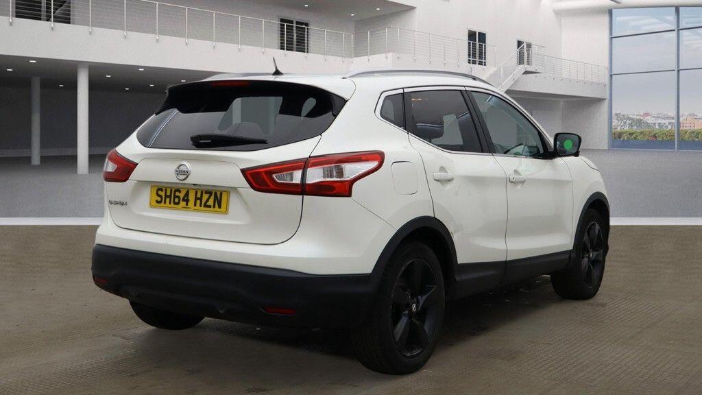 Nissan Qashqai 2014 - Cars in Hounslow