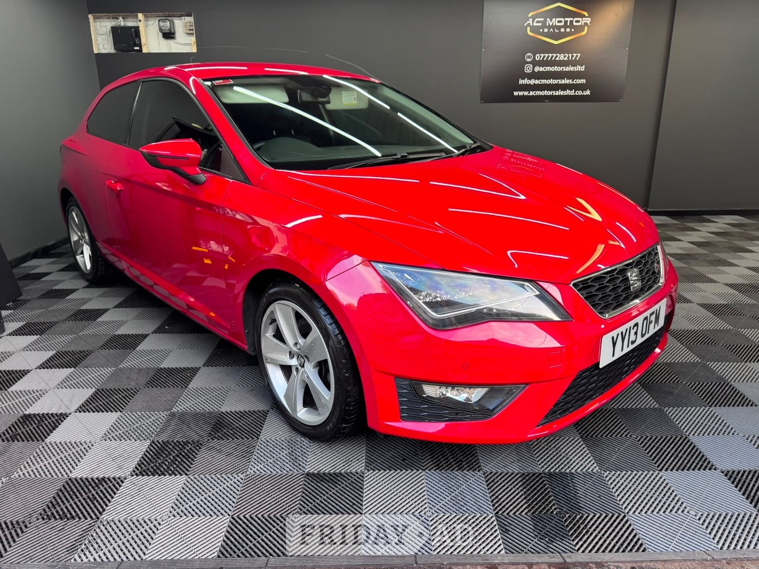 SEAT Leon 2013 in Chertsey