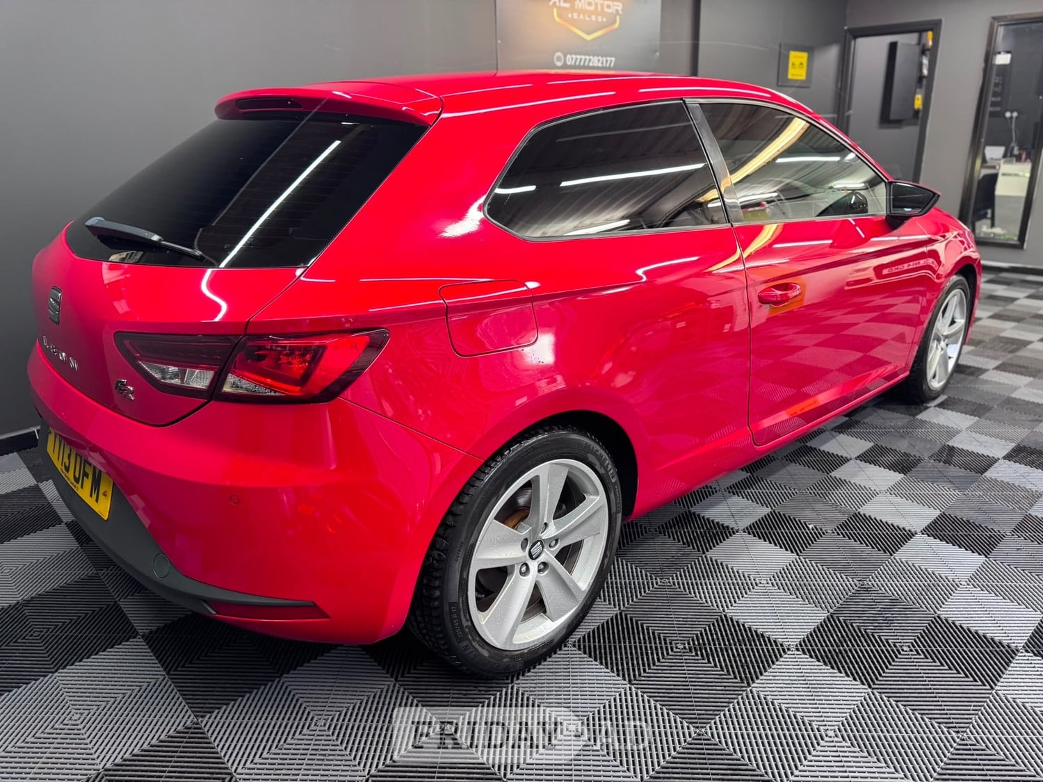 SEAT Leon 2013 - Cars