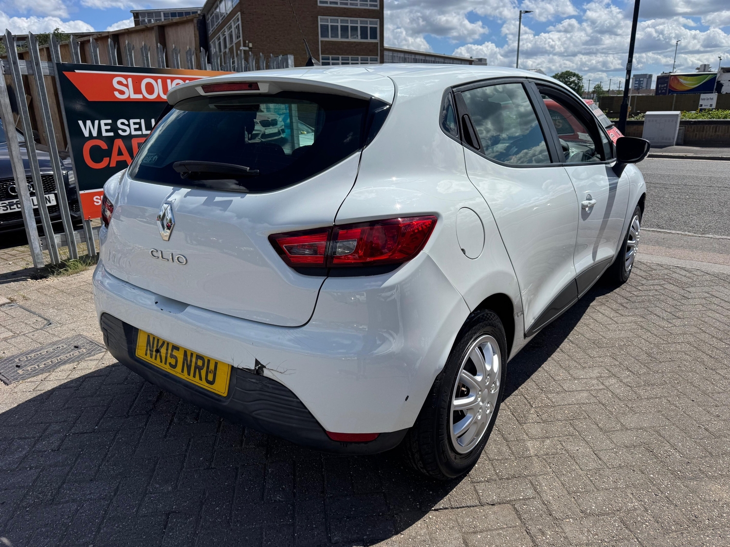 Renault Clio 2015 - Cars in Slough