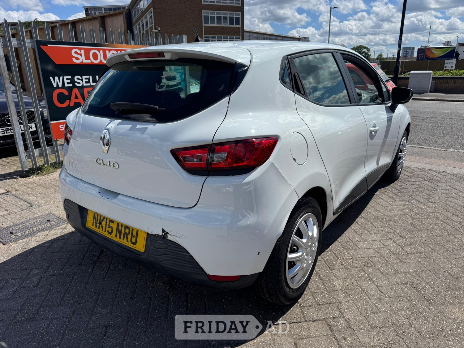 Renault Clio 2015 - Cars in Slough
