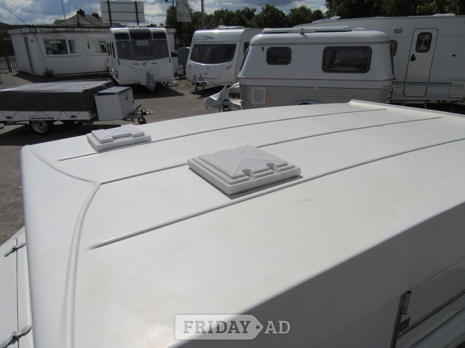 Gobur Carousel 2001 - Motorhomes & Caravans