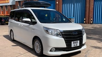 Toyota Voxy 2015