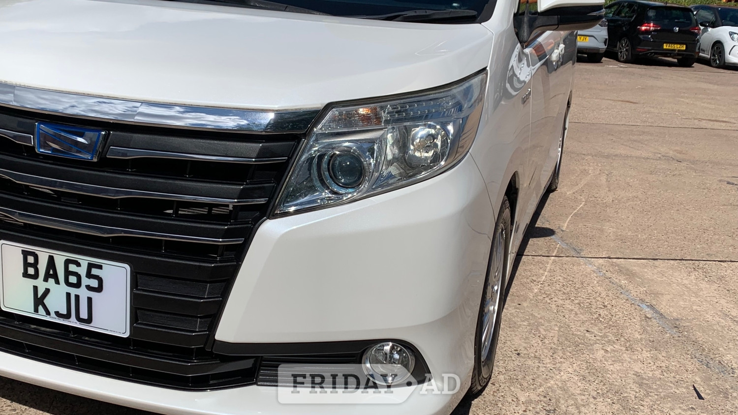 Toyota Voxy 2015 - Cars in Birmingham
