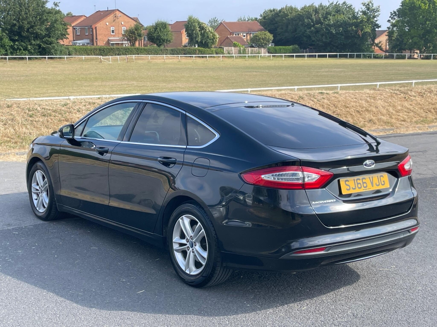 [ berth ]Ford Mondeo