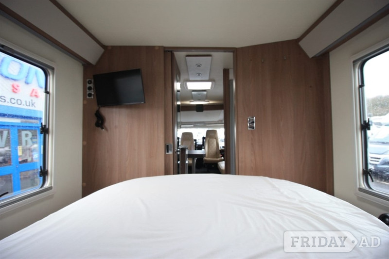 [4 berth ]Burstner Ixeo I 736