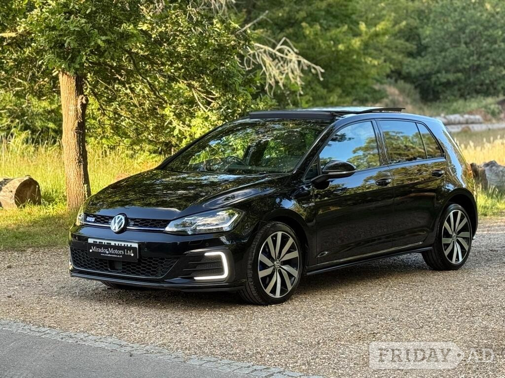 Volkswagen Golf 2017 - Cars in Slough