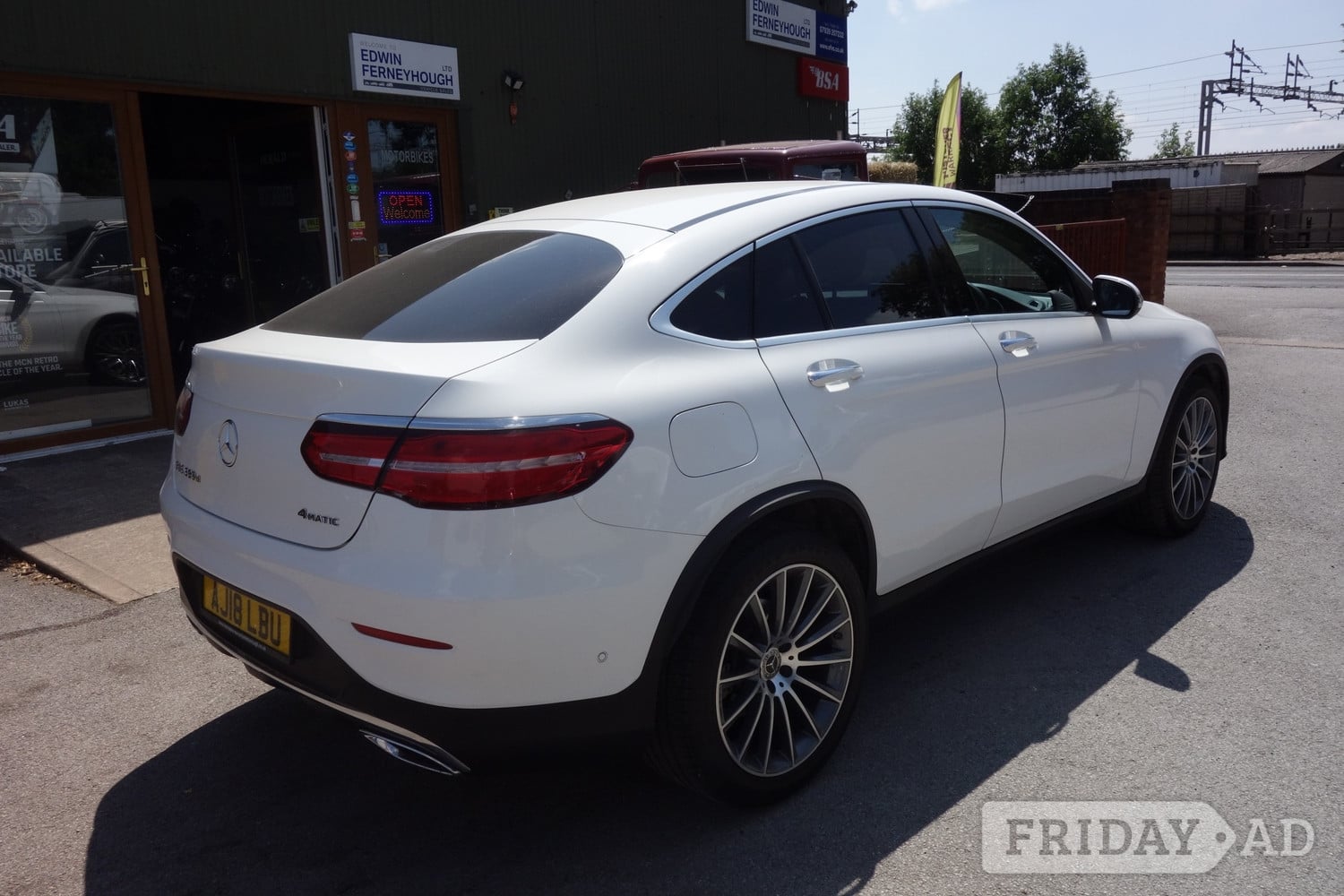 [ berth ]Mercedes-Benz GLC