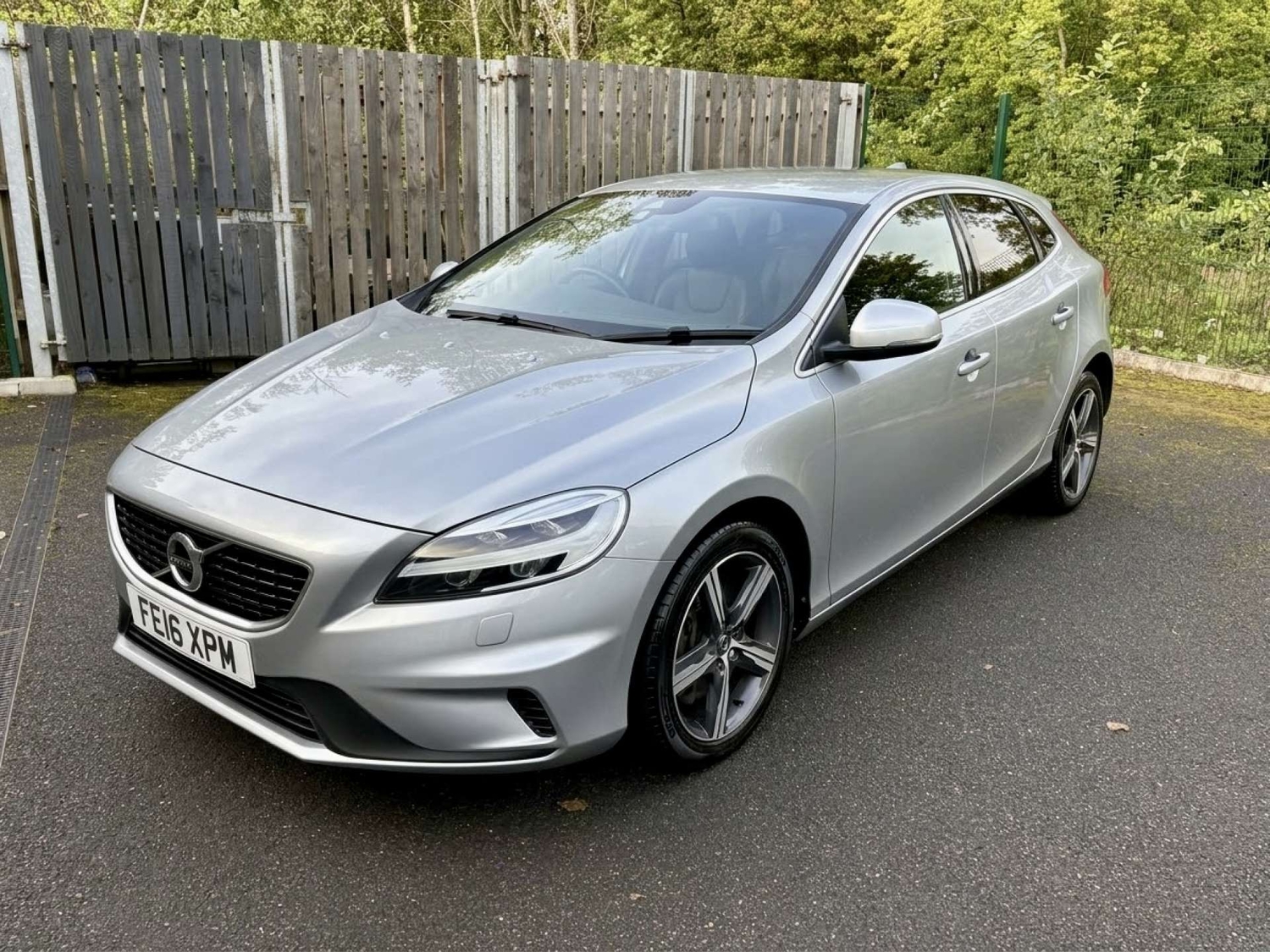 [ berth ]Volvo V40