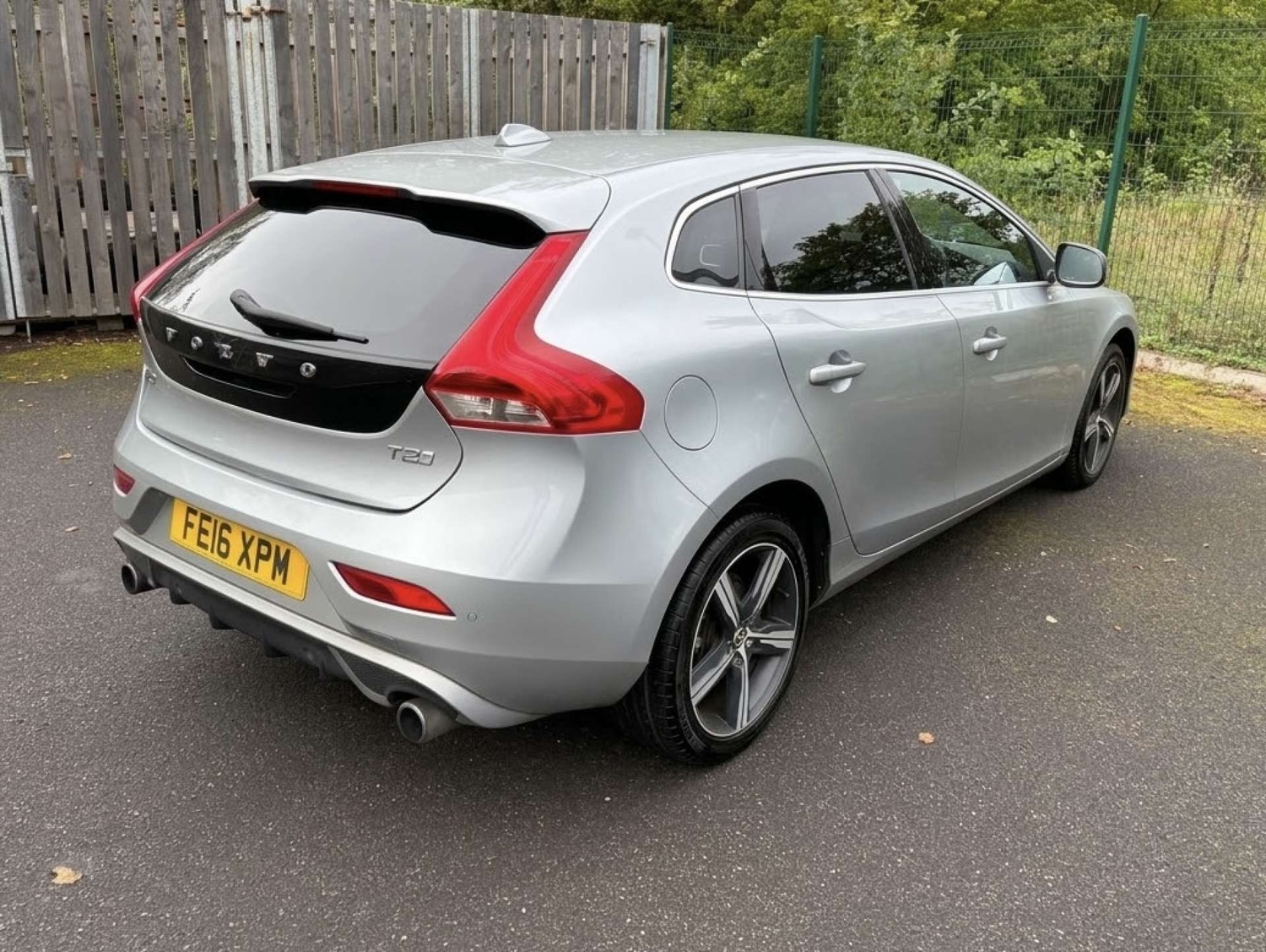 Volvo V40 2016 - Cars