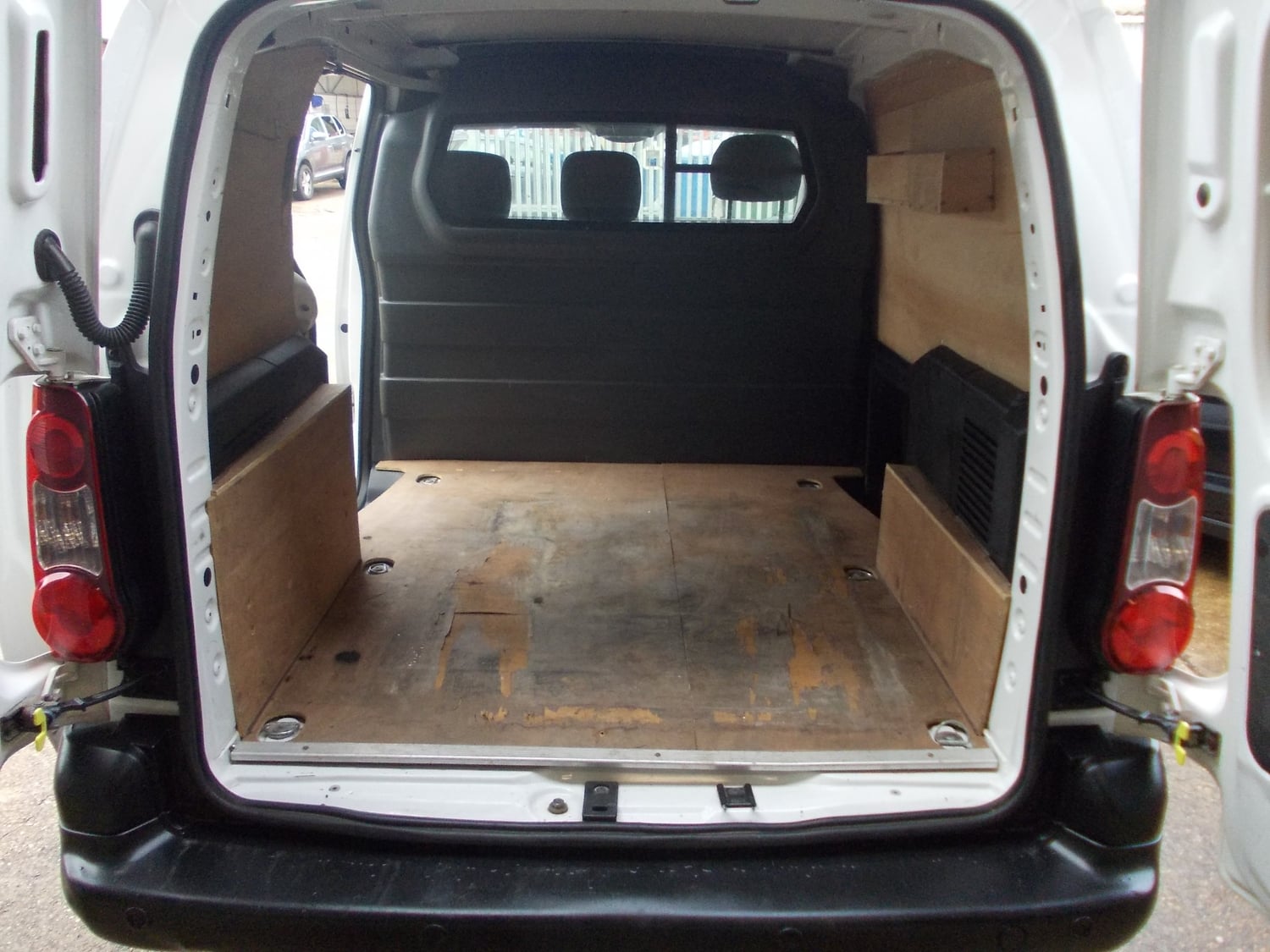 Citroen Berlingo 2017 - Cars in Hailsham