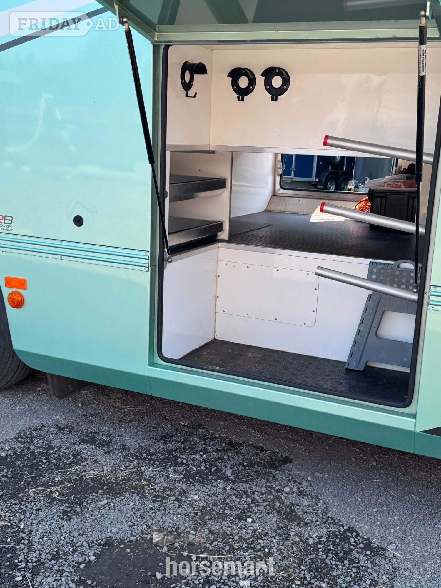 PRB R166 Iveco Horsebox - Trailers & Horseboxes in Bristol