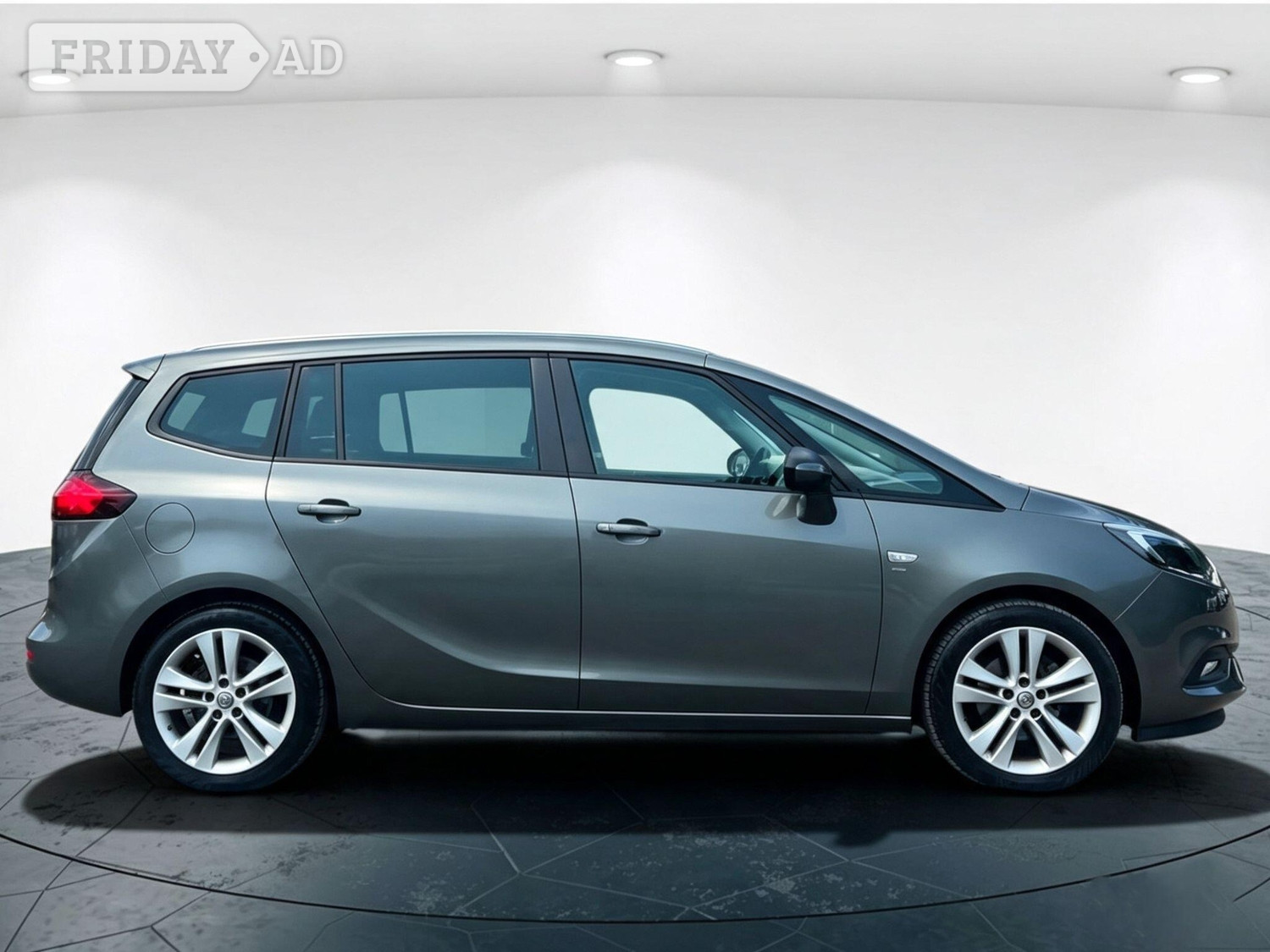 [ berth ]Vauxhall Zafira Tourer